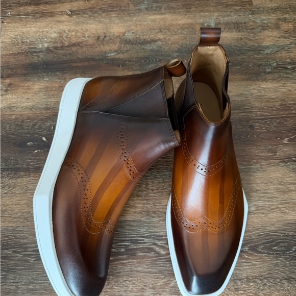 Men's Two-Tone Leather Chelsea Boots - Picture 3 of 3